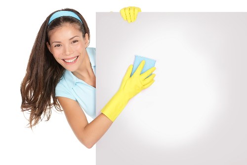 Move-in and move-out deep cleaning in Hackney for properties