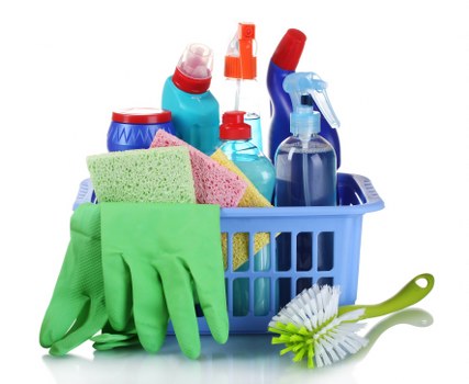 End-of-tenancy cleaner in Hackney preparing a rental property